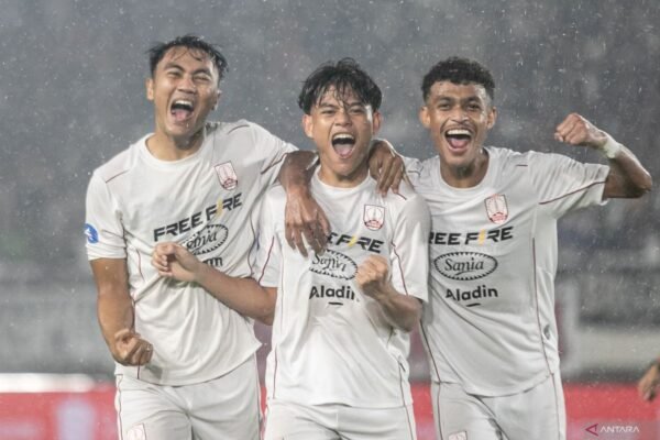 Tentu! Berikut adalah beberapa alternatif judul untuk "Jadwal Lengkap Persis Solo di Super League Musim 2025/2026":

1. "Rincian Jadwal Pertandingan Persis Solo di Super League 2025/2026"
2. "Jadwal Pertandingan Persis Solo: Super League 2025/2026"
3. "Ikuti Jadwal Lengkap Persis Solo di Super League Musim 2025/2026"
4. "Jadwal Persis Solo: Semua Pertandingan Super League 2025/2026"
5. "Panduan Jadwal Persis Solo di Super League Musim 2025/2026"
6. "Persis Solo: Jadwal Pertandingan di Super League 2025/2026"
7. "Jadwal Super League 2025/2026: Pertandingan Persis Solo"

Anda dapat memilih salah satu yang paling sesuai atau menggabungkan beberapa elemen dari judul-judul tersebut!