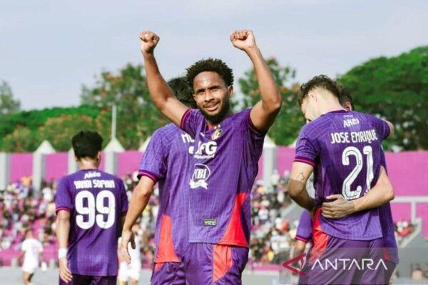 Certainly! Here’s an alternative title for "Williams Lugo jadi 'Player of the Match'":

"Williams Lugo Diakui Sebagai 'Pemain Terbaik Pertandingan'" 

If you have a specific context or style in mind, feel free to share!