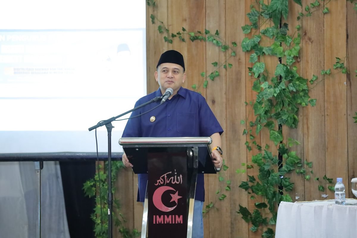 Berikut beberapa alternatif judul untuk "Munafri Harap Manajemen PSM Bangun Komunikasi dengan Tavares":

1. "Munafri Optimis Manajemen PSM Jalin Komunikasi Efektif dengan Tavares"
2. "Munafri Dorong Manajemen PSM Tingkatkan Komunikasi Bersama Tavares"
3. "Munafri: Pentingnya Komunikasi Antara Manajemen PSM dan Tavares"
4. "Munafri Menekankan Perluasan Komunikasi Manajemen PSM dengan Tavares"
5. "Munafri Mendesak Manajemen PSM untuk Membangun Dialog dengan Tavares" 

Jika ada tema atau gaya tertentu yang diinginkan, silakan beri tahu!