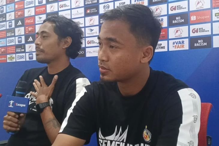 Here are some alternative title suggestions for "Semen Padang optimistis curi poin di Ternate":

1. "Semen Padang Yakin Raih Poin di Ternate"
2. "Optimisme Semen Padang Meraih Poin di Ternate"
3. "Semen Padang Percaya Diri Ambil Poin di Ternate"
4. "Semen Padang: Siap Curi Poin di Ternate"
5. "Target Poin: Semen Padang Optimis di Ternate"
6. "Semen Padang Bersiap Sikat Poin di Ternate"
7. "Kemenangan di Ternate: Semen Padang Penuh Harapan"
8. "Semen Padang Ingin Mencuri Poin di Ternate"
9. "Optimisme Semen Padang dalam Misi Poin di Ternate"
10. "Semen Padang Menuju Poin Pertama di Ternate"

Feel free to choose any of these or modify them further!