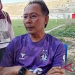 OKS Menyebut Musim Hujan Sebagai Tantangan dalam Pertandingan Melawan PSM Makassar
